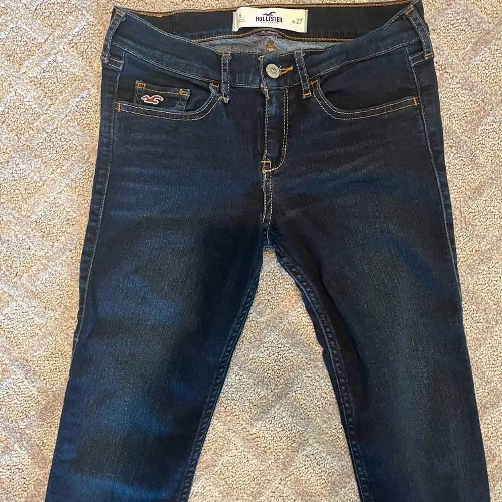 Low rise super skinny hollister jeans.  NWOT